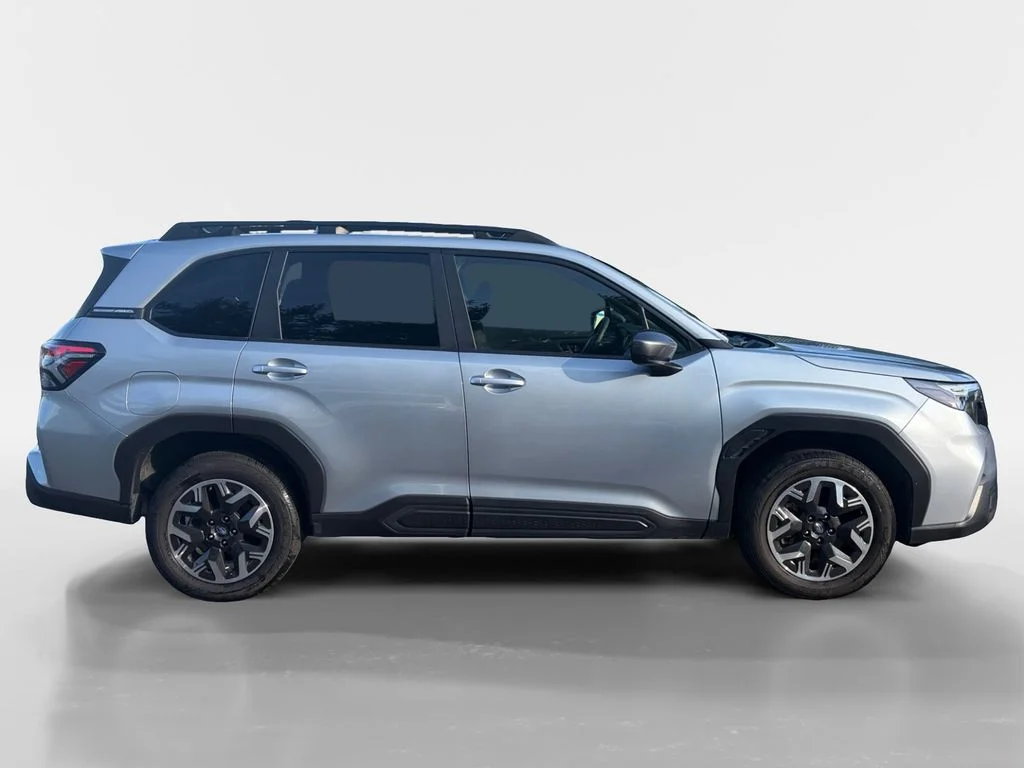 Used 2025 Ice Silver Metallic Subaru Premium image 3