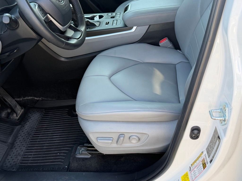 Used 2024 Beige Toyota XLE image 17