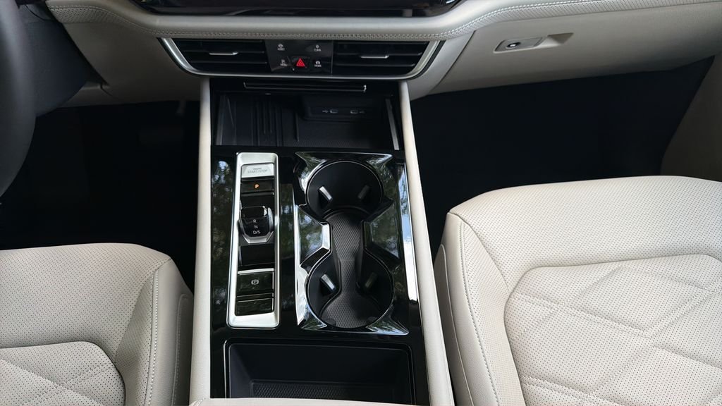 New 2026 Deep Black Pearl Volkswagen 2.0T SE w/Technology image 19
