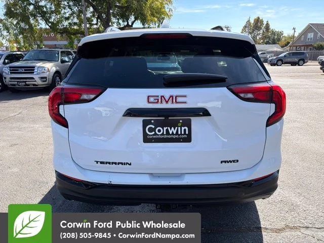 Used 2021 Summit White GMC  image 6