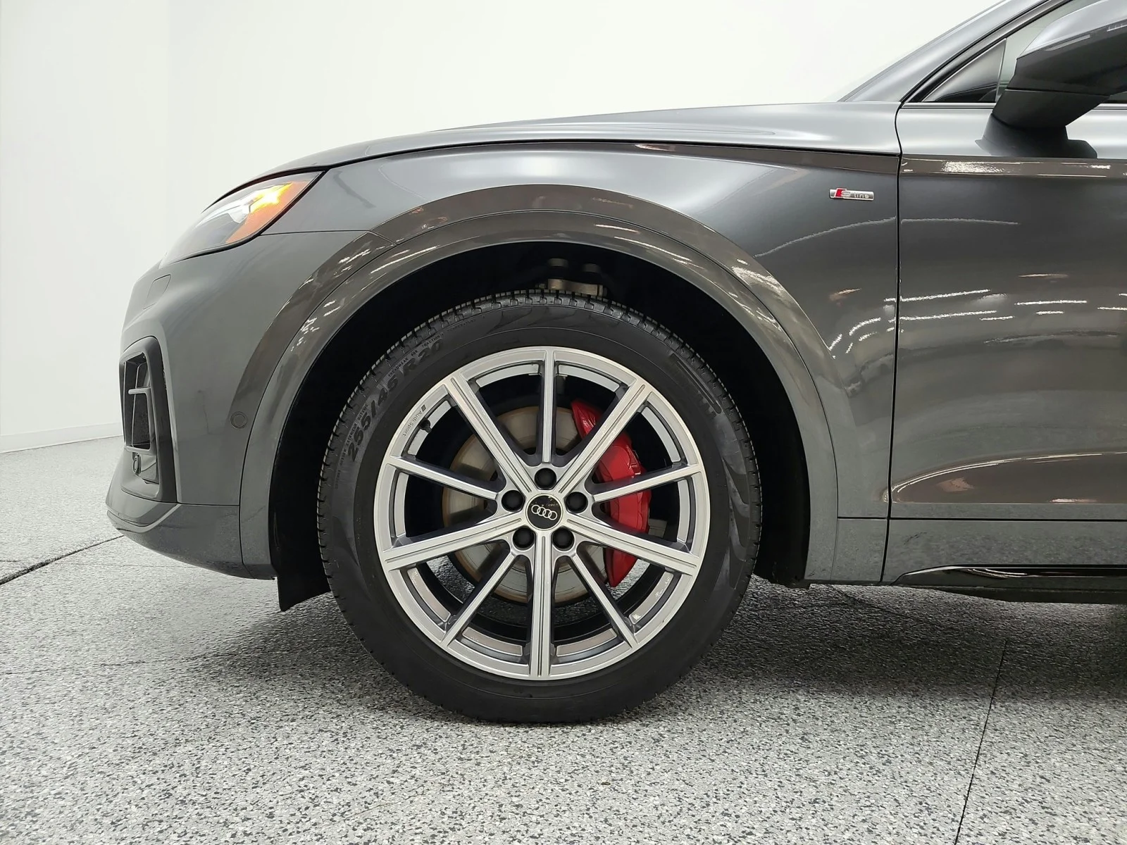 Used 2024 Daytona Gray Pearl Effect Audi S line Prestige 55 TFSI e quattro image 30