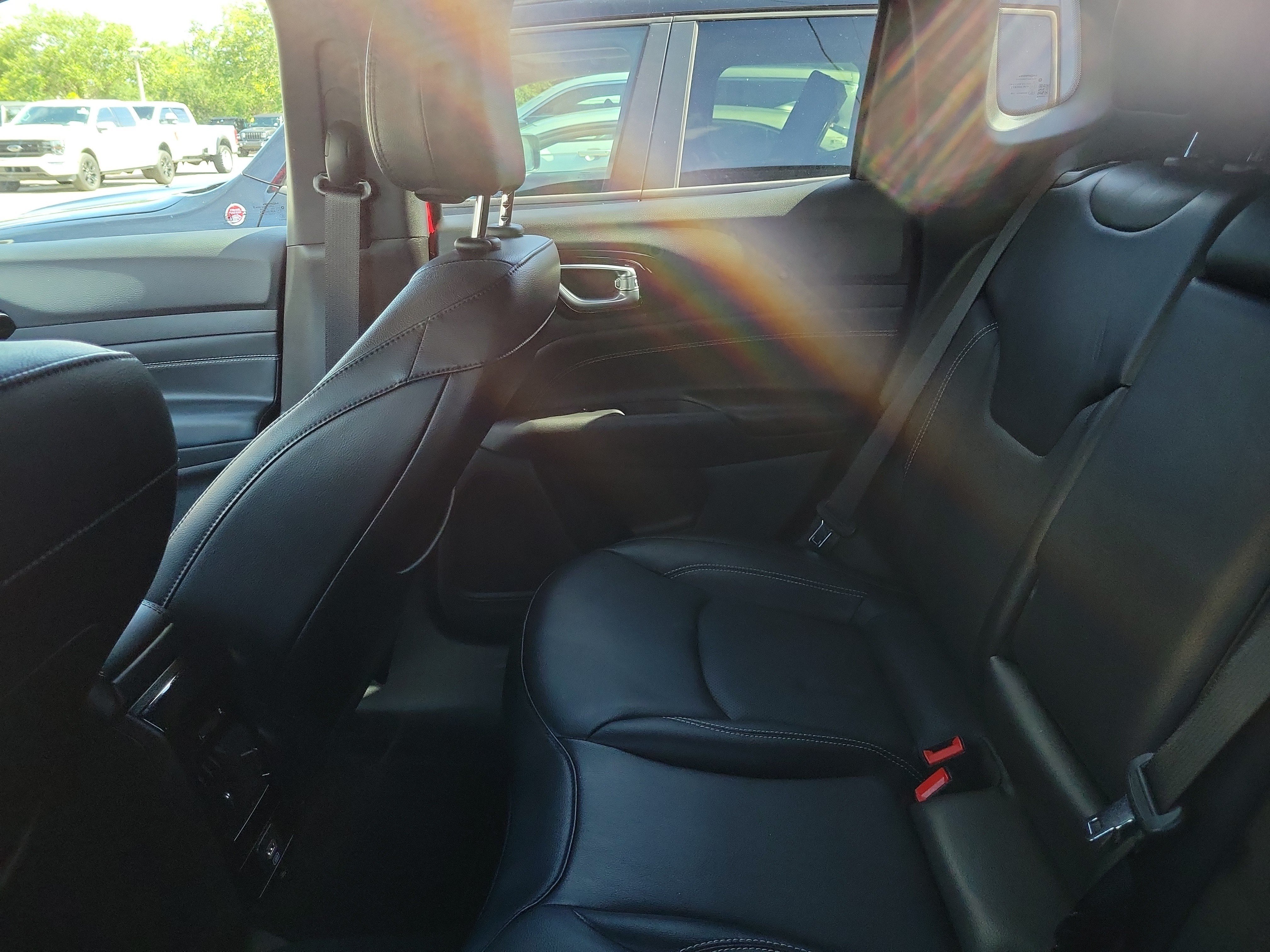 Used 2023 Redline Pearlcoat Jeep High Altitude image 8