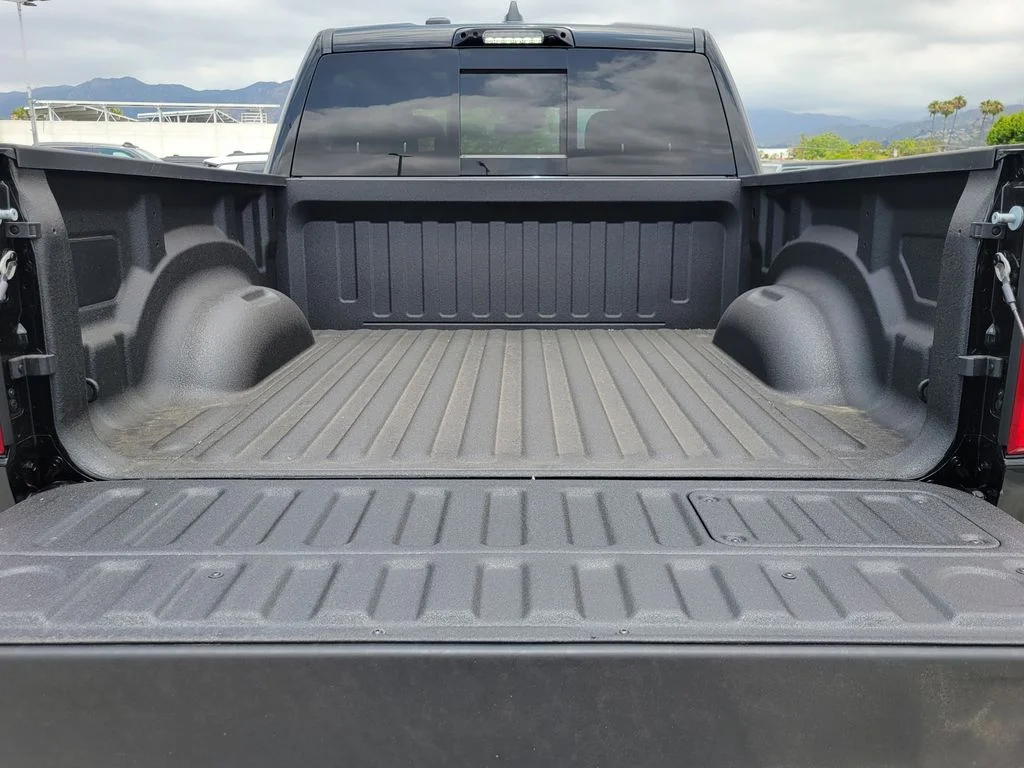 New 2026 Diamond Black Crystal Pearl-Coat Exterior Paint RAM RHO image 22