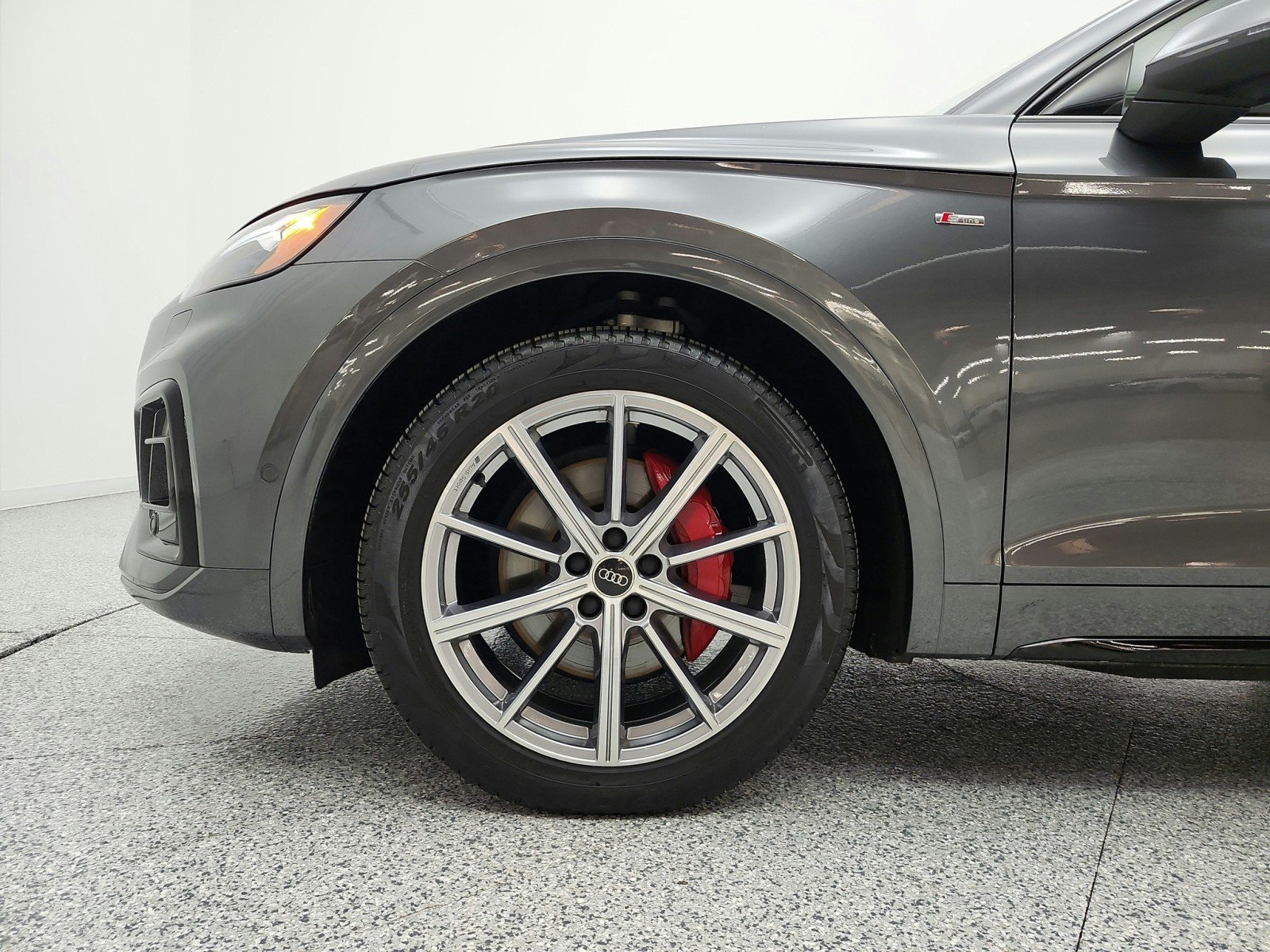 Used 2024 Daytona Gray Pearl Effect Audi S line Prestige 55 TFSI e quattro image 30