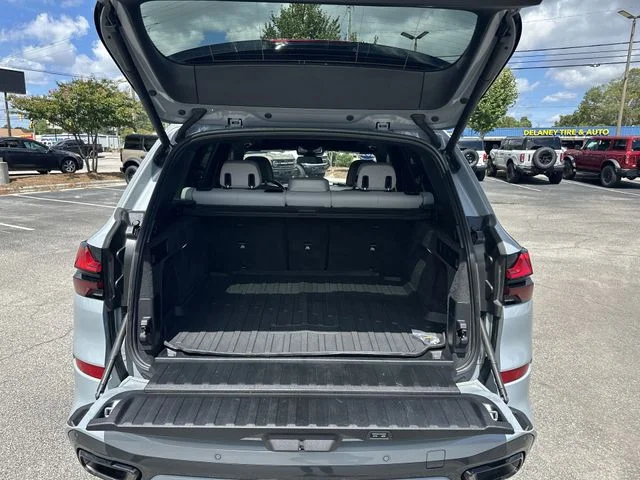 Used 2025 Gray BMW sDrive40i image 25
