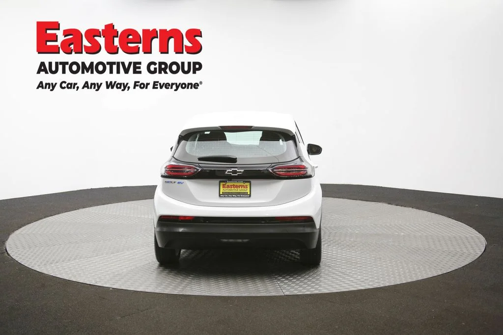 Used 2023 White Chevrolet 1LT image 36