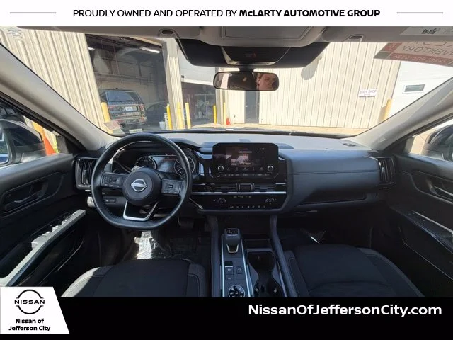 Used 2025 Blue Nissan SV image 18