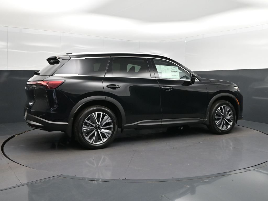 New 2027 MINERAL BLACK INFINITI Luxe FWD image 8