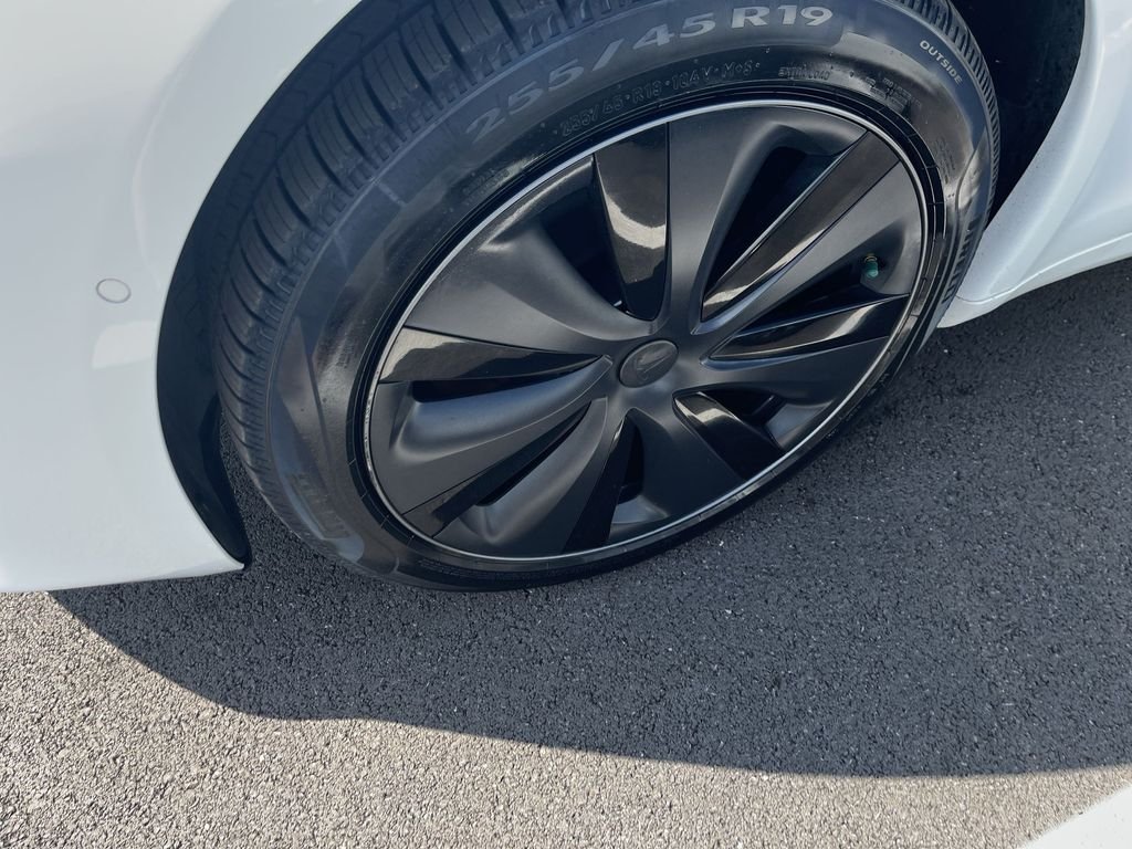 Used 2021 White Tesla Plaid image 10