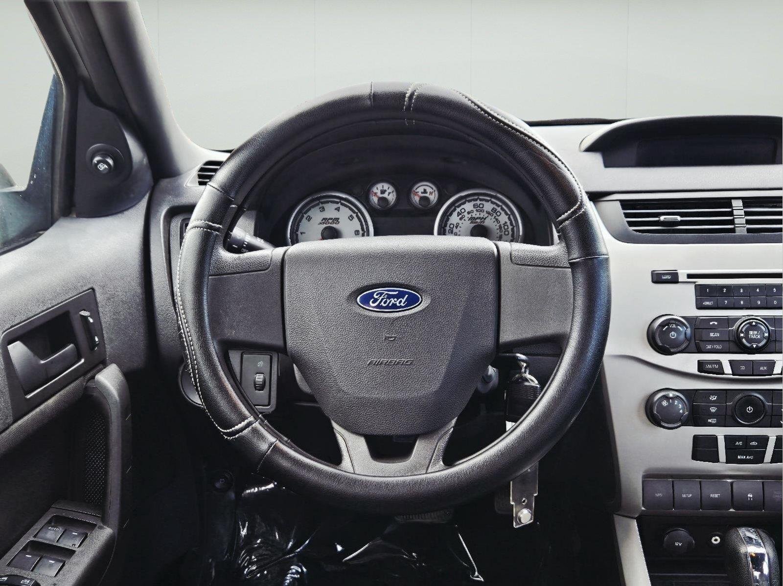 Used 2010  Ford SE image 21