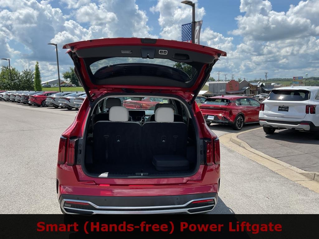 Used 2022 Runway Red Kia SX image 17