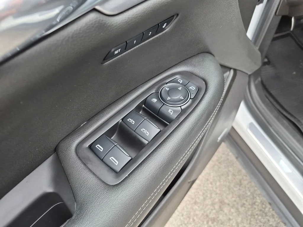 Used 2023 White Cadillac Sport image 20