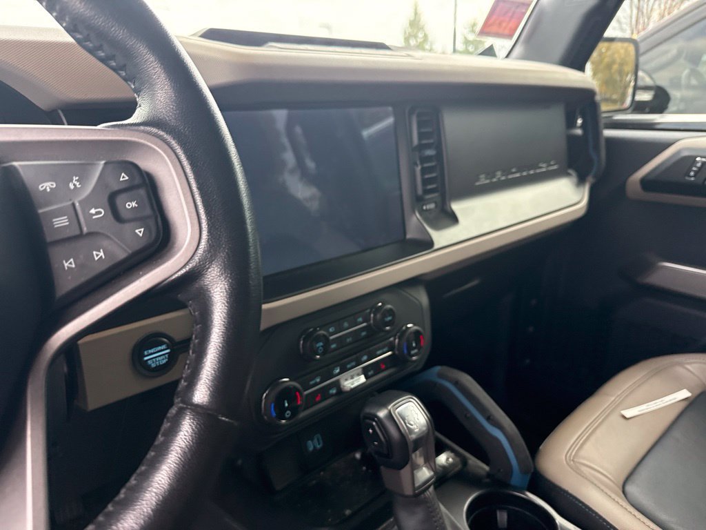 Used 2022 Gray Ford Wildtrak image 9
