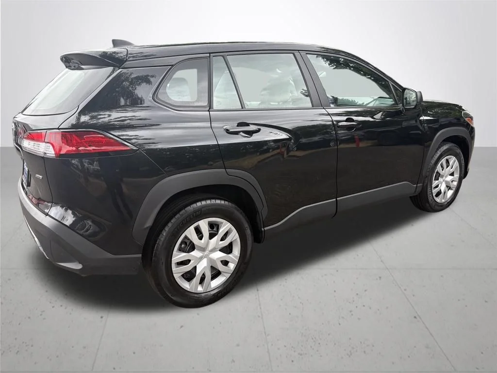 Used 2024 Black Toyota L image 3