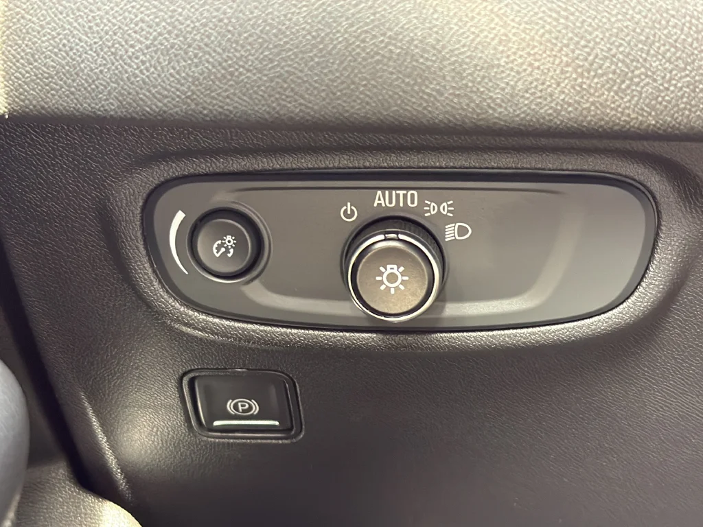 Used 2023 Silver GMC SLE image 23