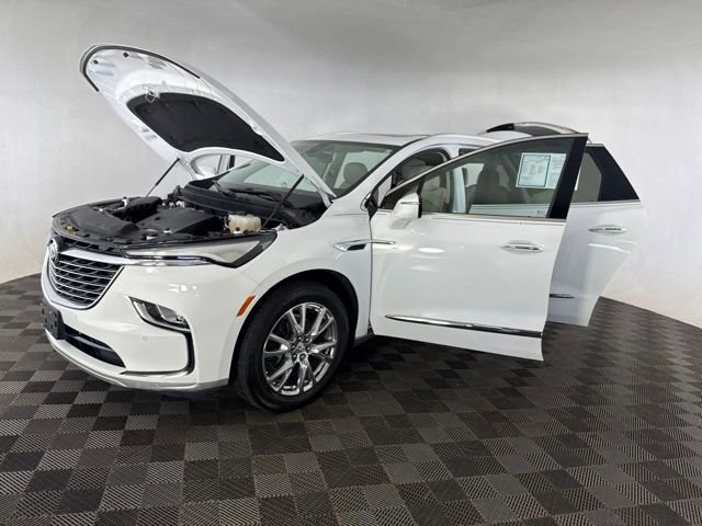 Used 2023 White Buick Essence image 12