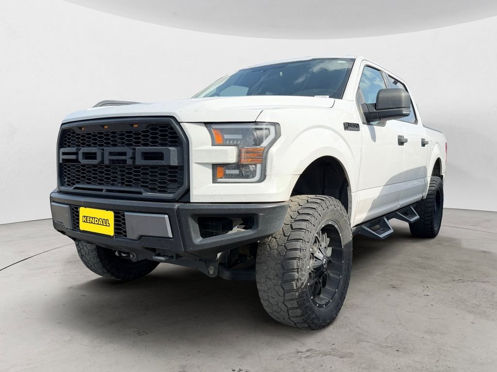 2017 Ford F-150 XLT 4x4 SuperCrew 145 in's photo