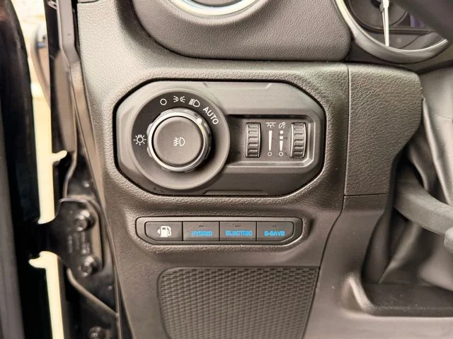 Used 2022 Black Jeep Unlimited Sahara 4xe image 13
