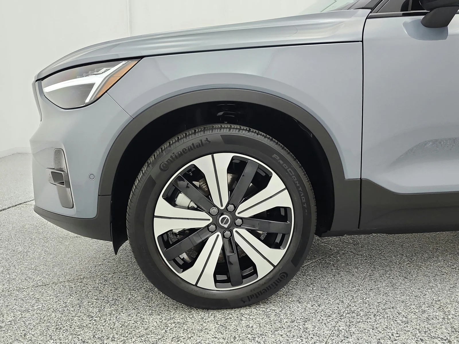 Used 2023 Thunder Grey Metallic Volvo Twin eAWD Plus image 17
