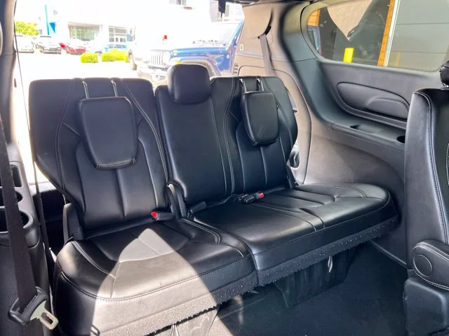 Certified Used 2025 Black Chrysler Select image 33