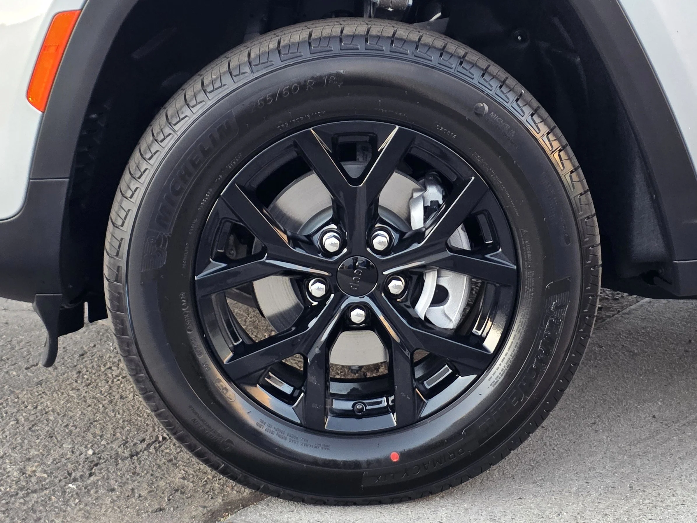 New 2025 Silver Jeep Altitude X image 9
