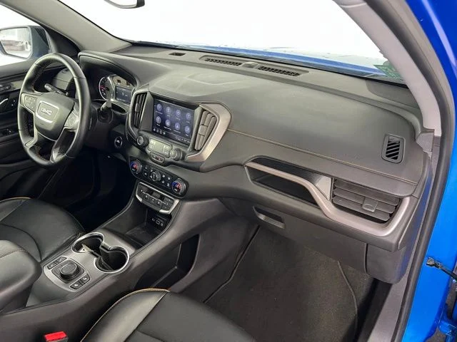 Used 2024  GMC AT4 image 40