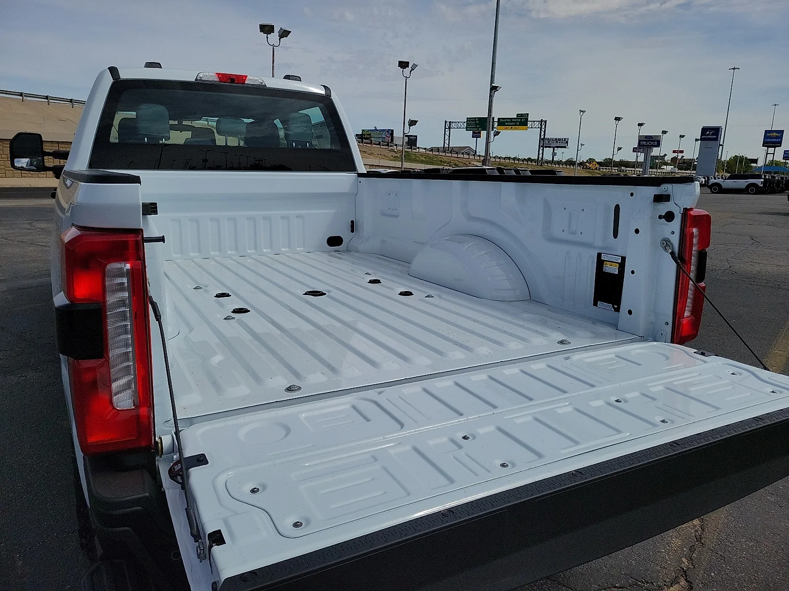 New 2026 Oxford White Ford F-250&reg; XL image 8