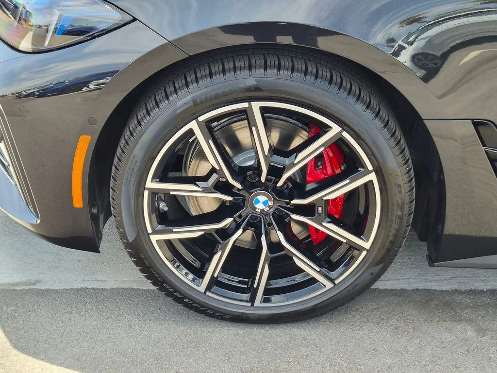 New 2026 Black BMW xDrive40 image 31