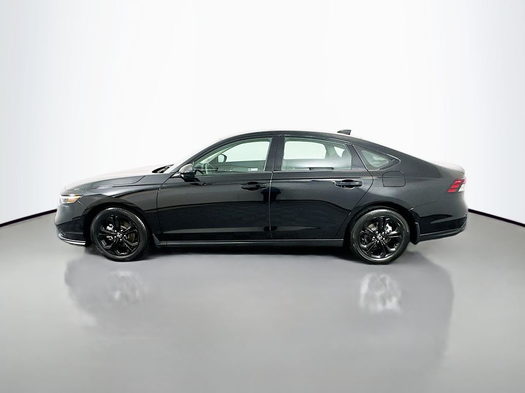 2025 Honda Accord SE - Photo 8