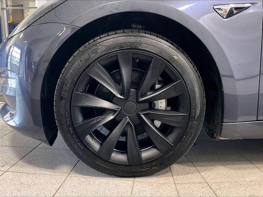 Used 2018 Gray Tesla Long Range image 7