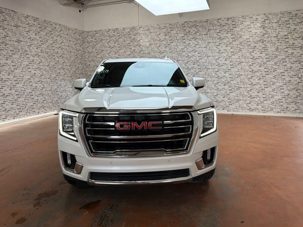 Used 2023 White Frost Tricoat GMC SLT image 2