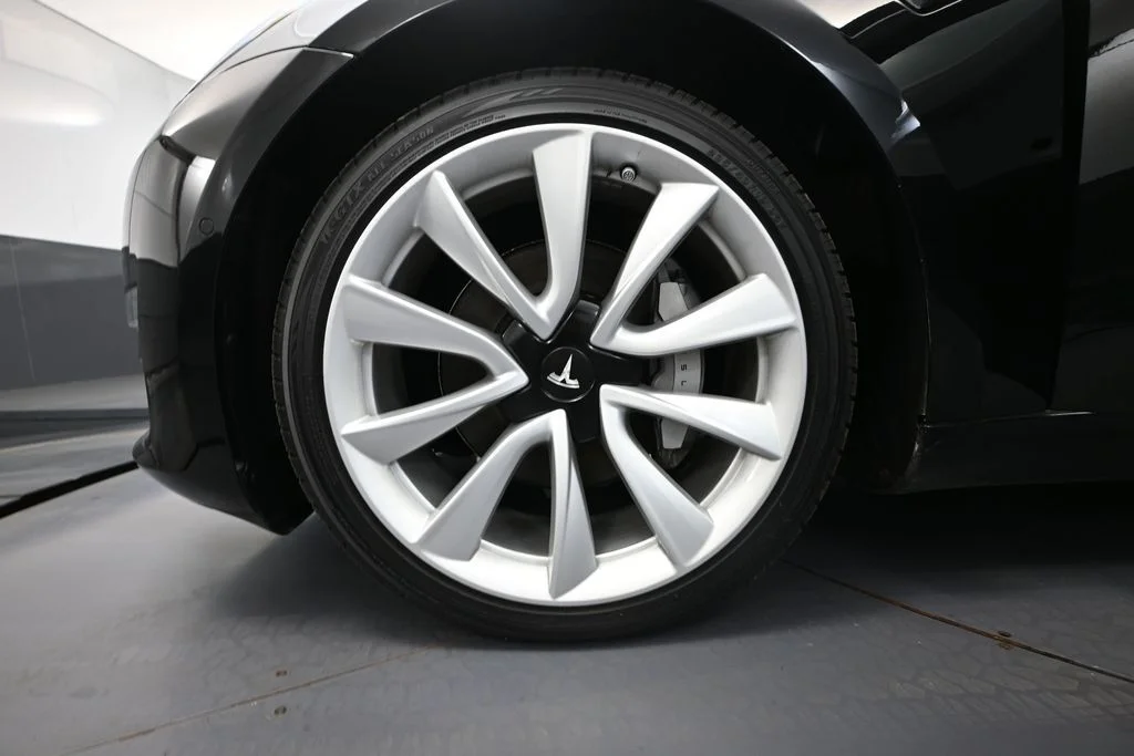 Used 2018 Black Tesla Long Range image 15