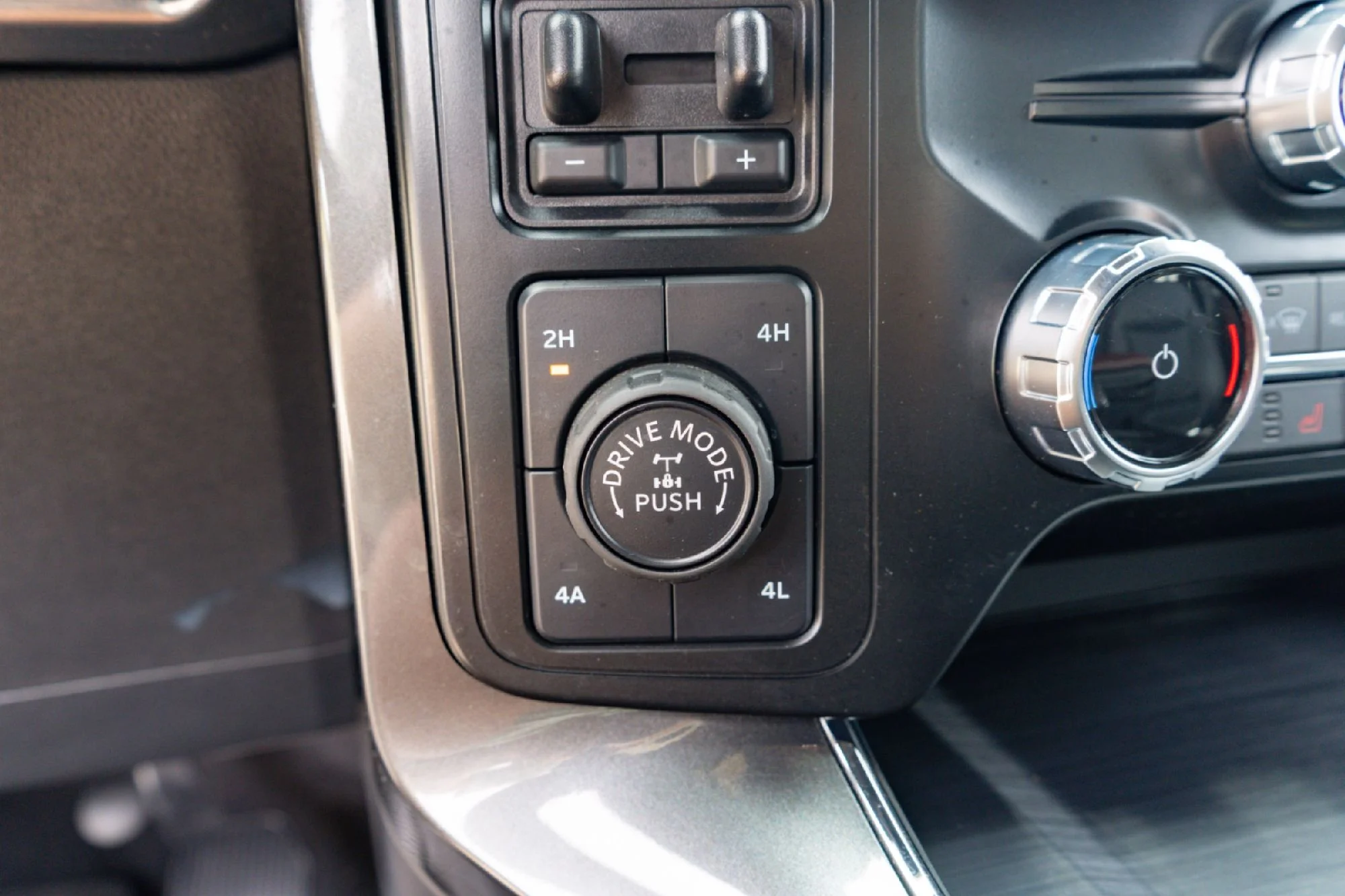 Used 2023 Gray Ford Lariat image 17