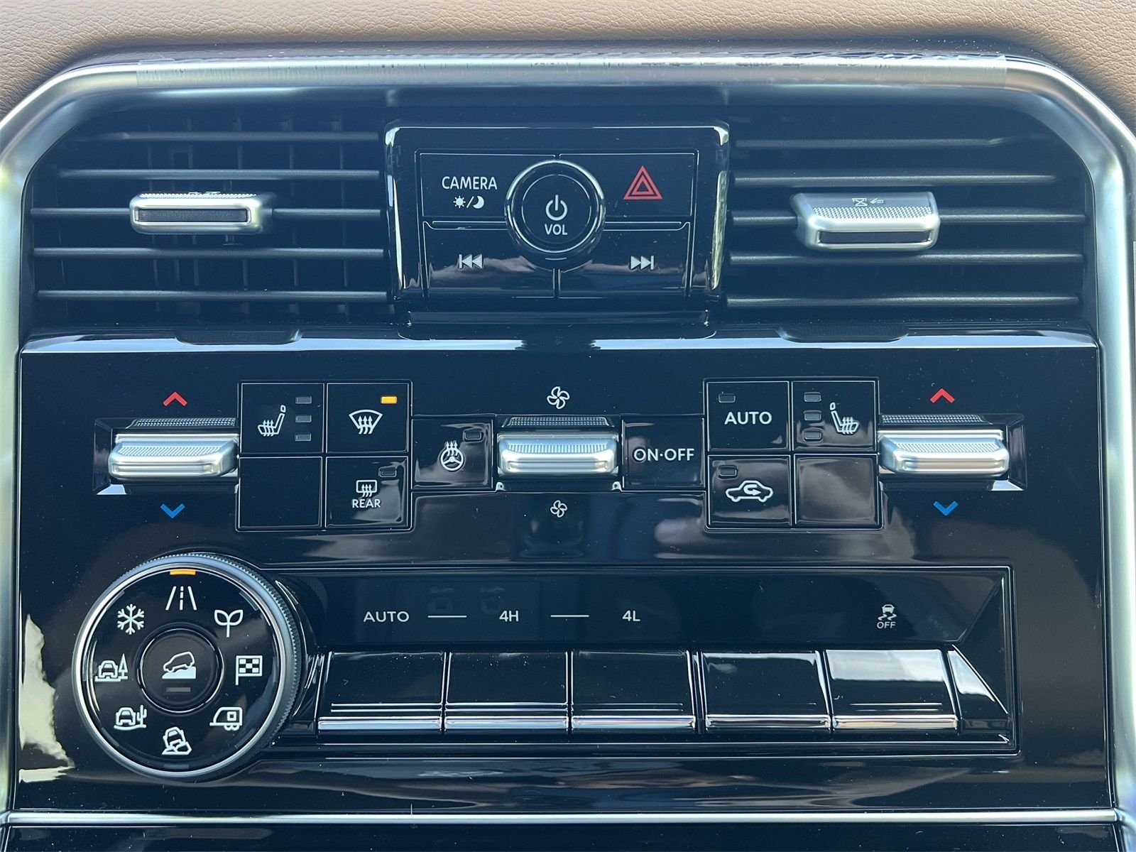 2025 Nissan Armada SL - Photo 8