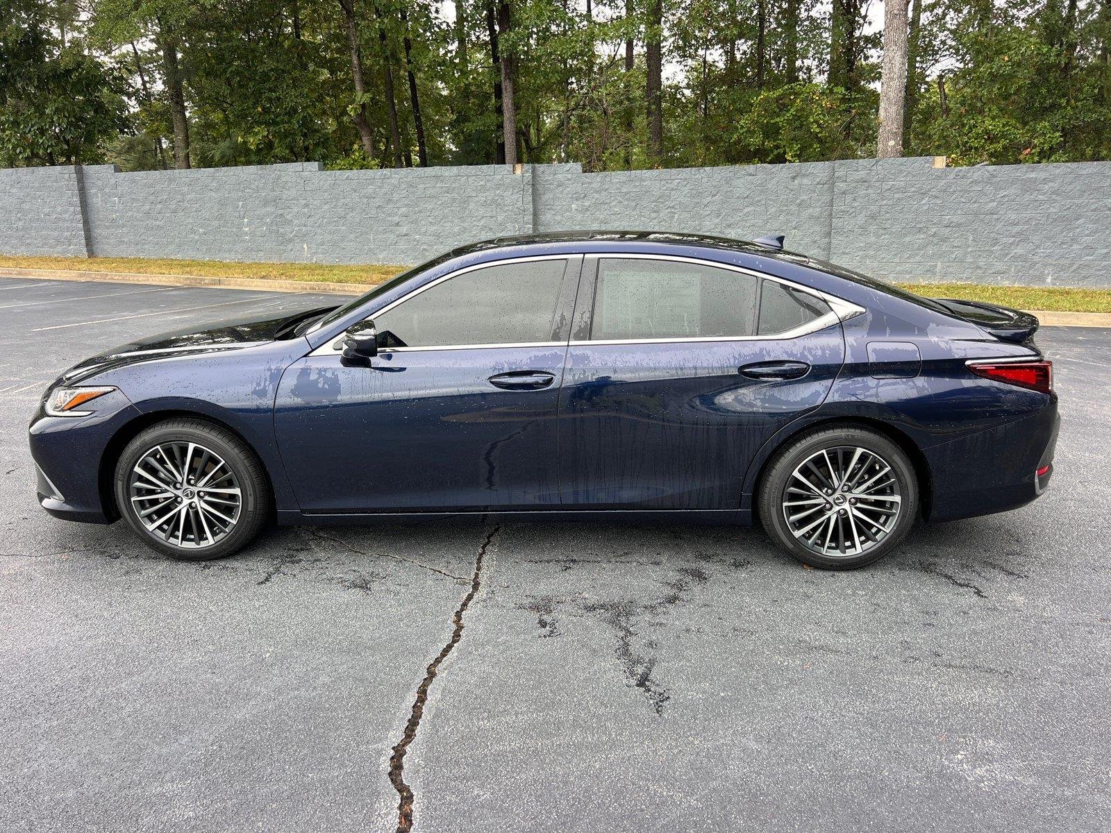 Used 2025 Nightfall Mica Lexus ES 300h image 8