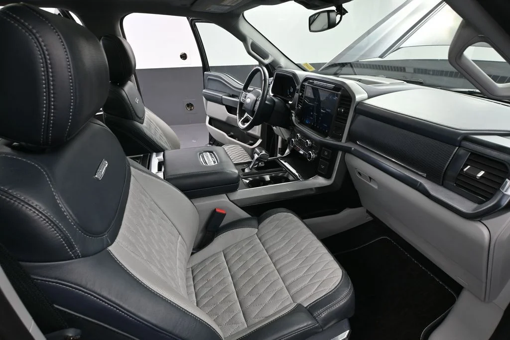 Used 2023 Blue Ford Limited image 49