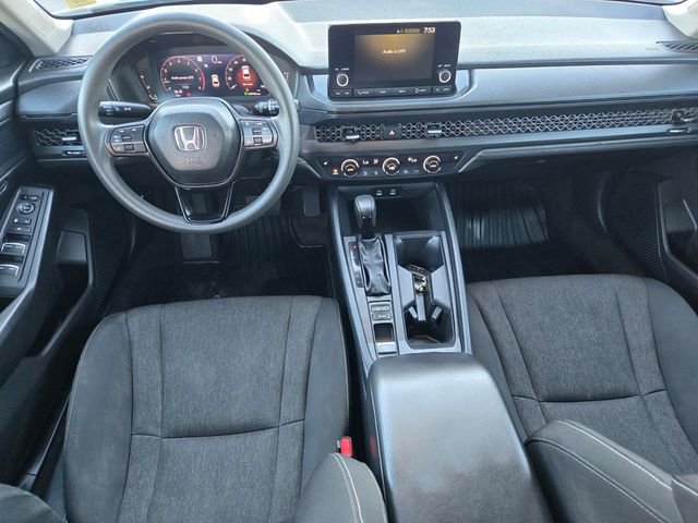 Used 2025 Gray Honda SE image 9