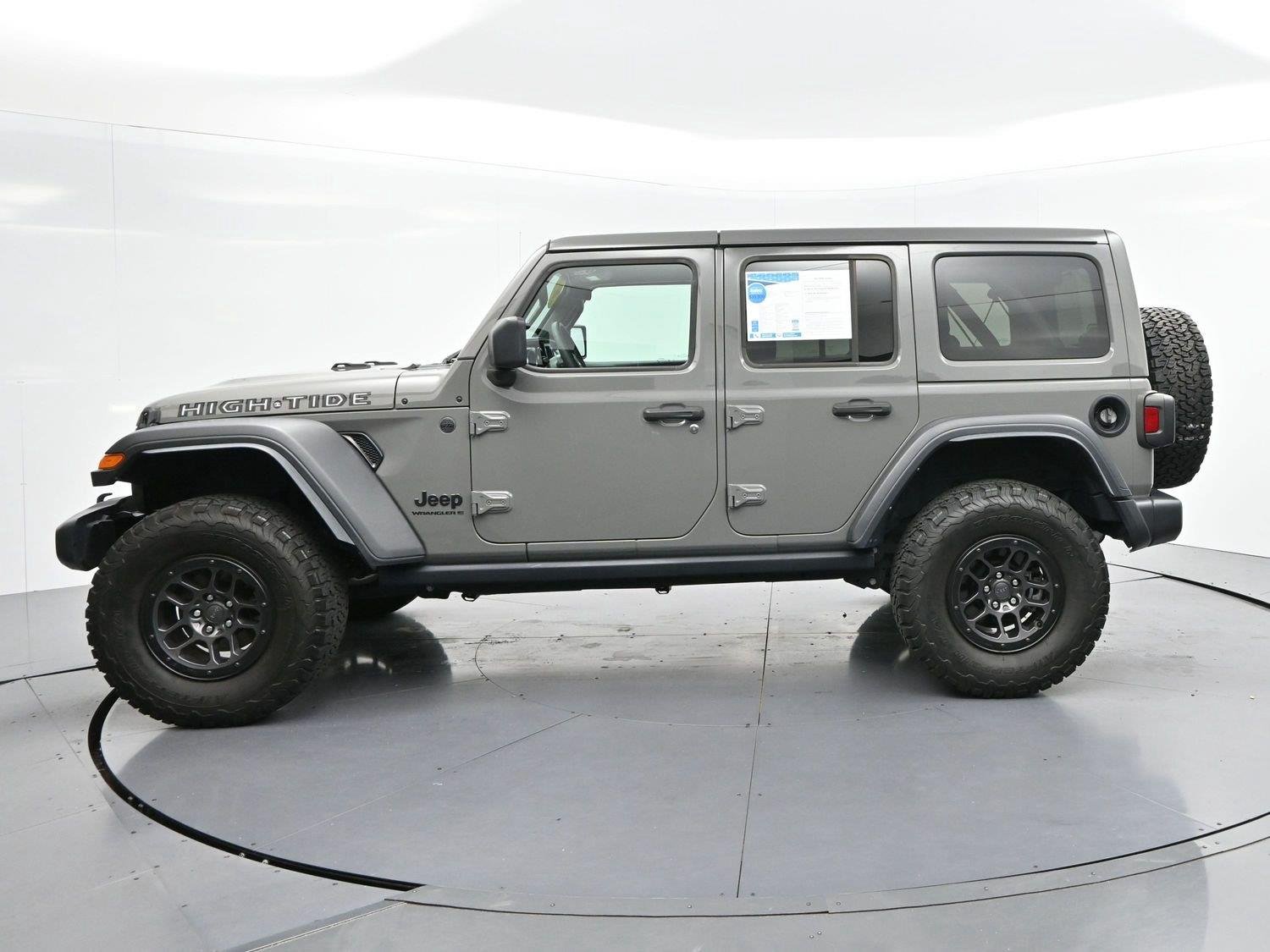 Used 2023 Gray Jeep High Tide image 4