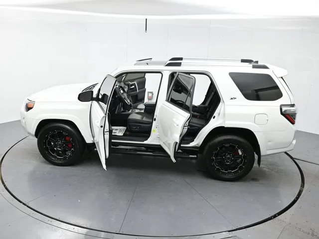 Used 2019 Super White Toyota SR5 image 39