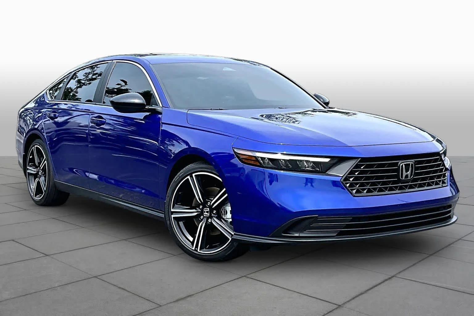 Used 2025 Still Night Pearl Honda Sport image 4