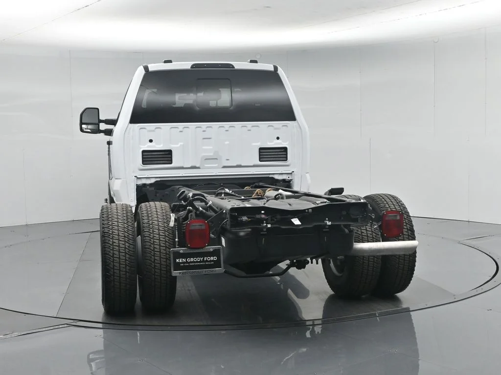 New 2026 Oxford White Ford XL image 24