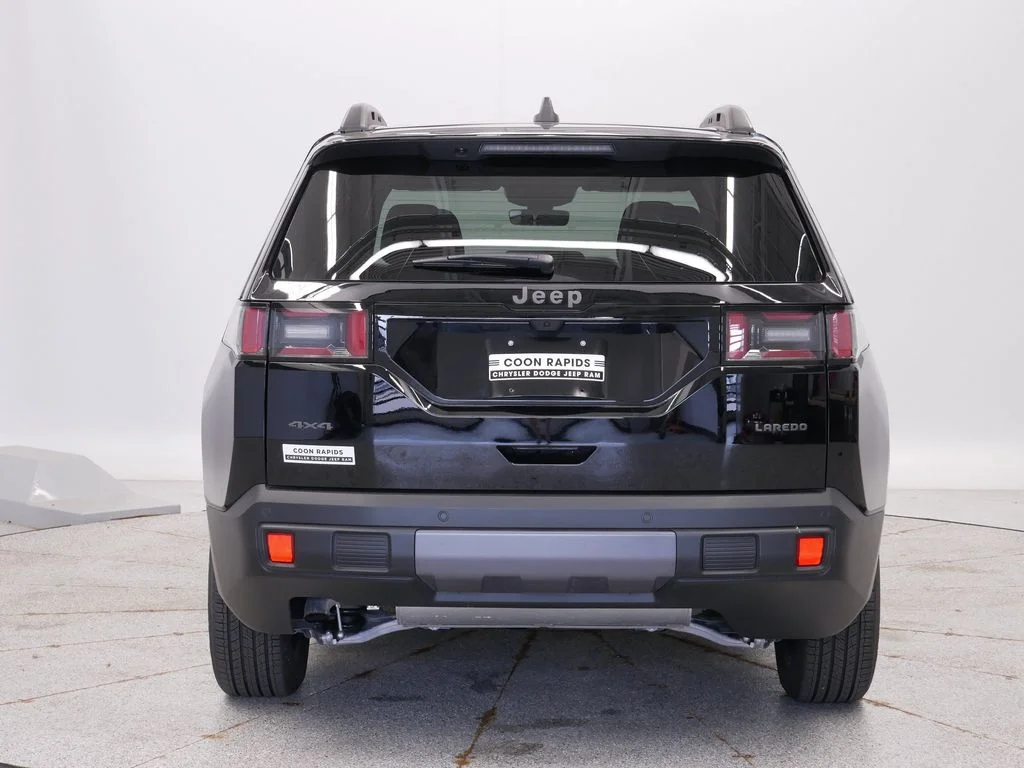 New 2026 Diamond Black Crystal Pearlcoat Jeep Laredo image 4