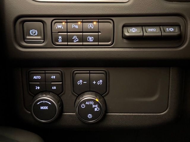 Used 2023 Black Chevrolet High Country image 48