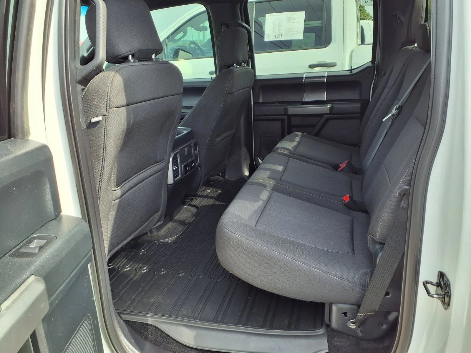 Used 2018 White Ford  image 17