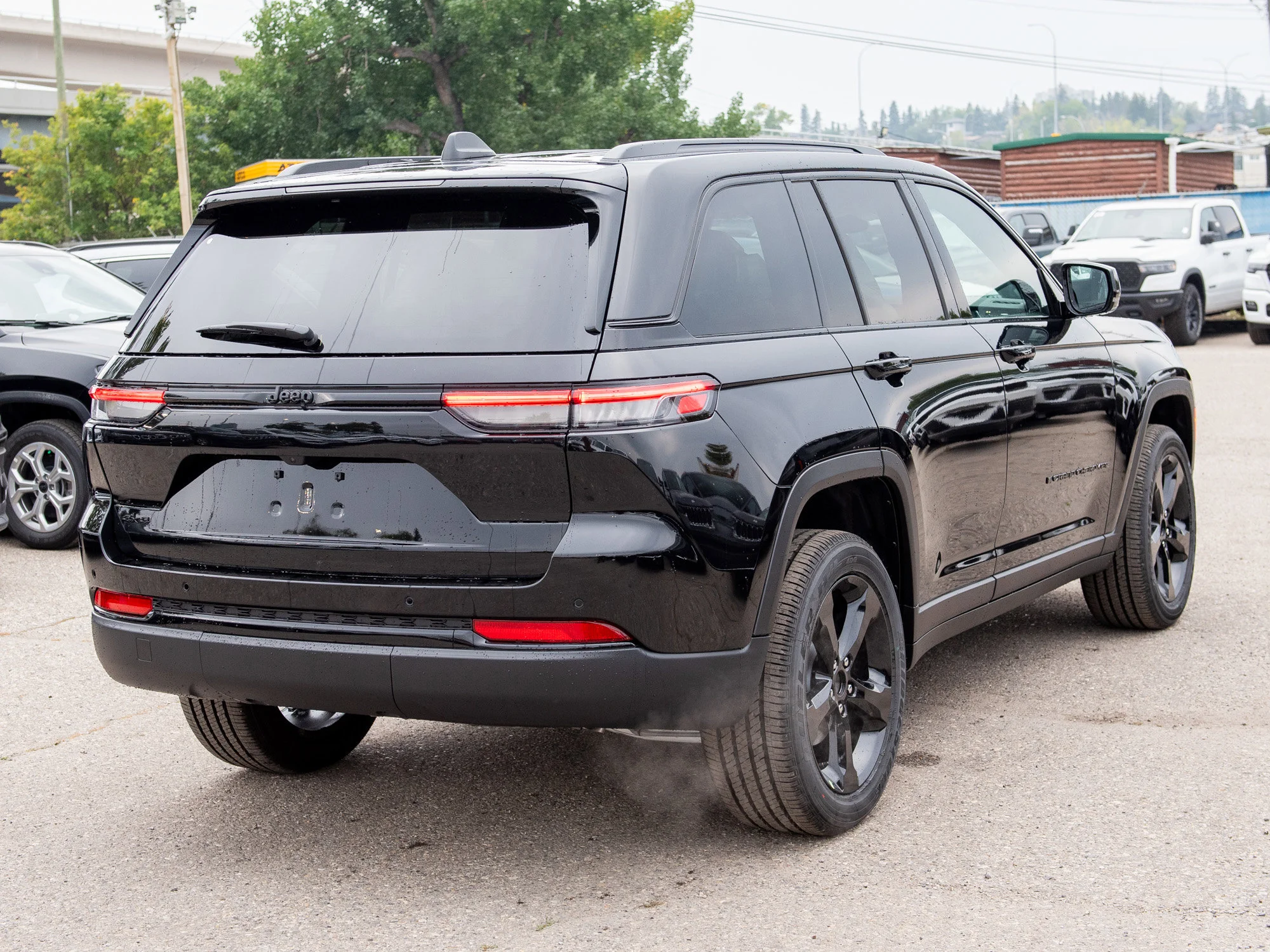 New 2025 Black Jeep Altitude* 4x4, Sunroof, Trailer Tow Group, Heated Leather image 5