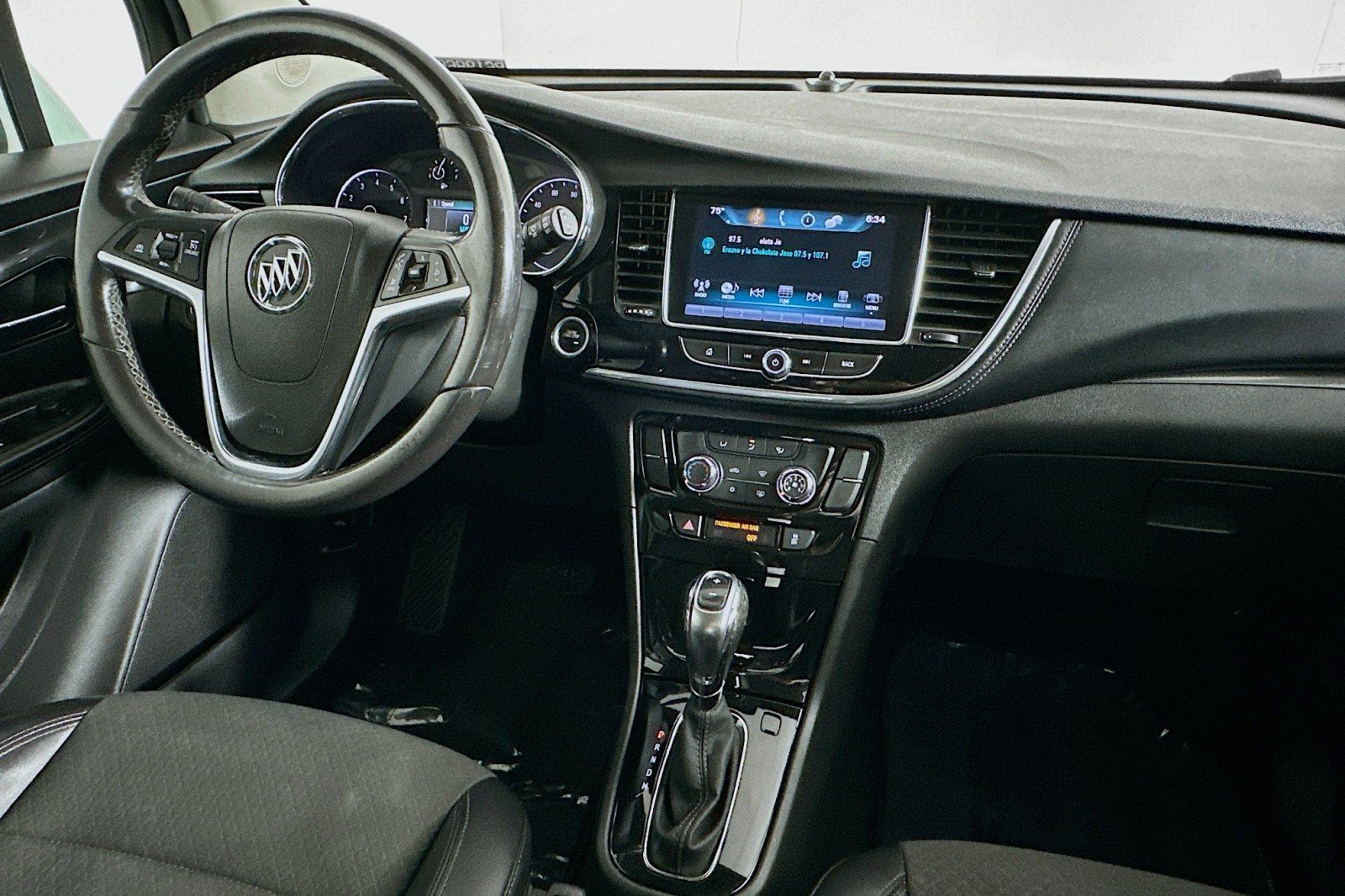 Used 2018 Summit White Buick Preferred image 6