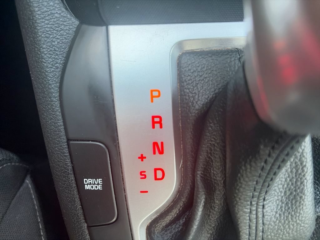 Used 2024 White Kia LXS image 11