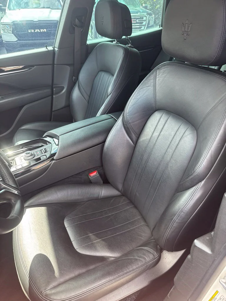 Used 2019 White Maserati Base image 10