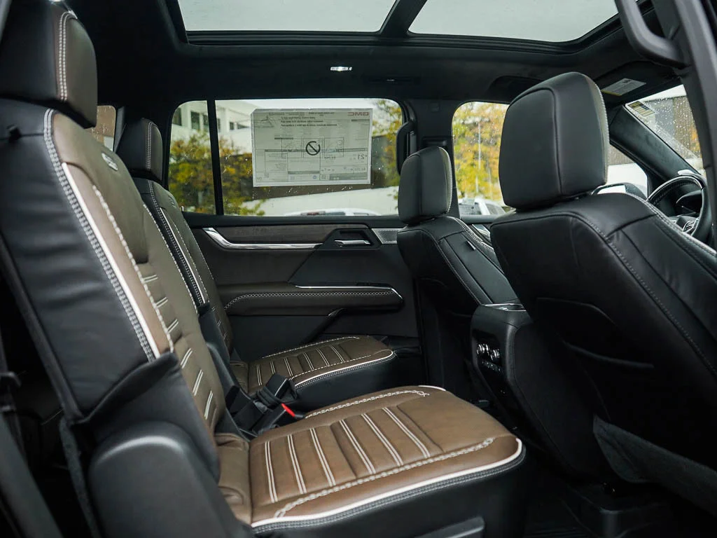 2026 GMC Acadia Denali Ultimate - Photo 12