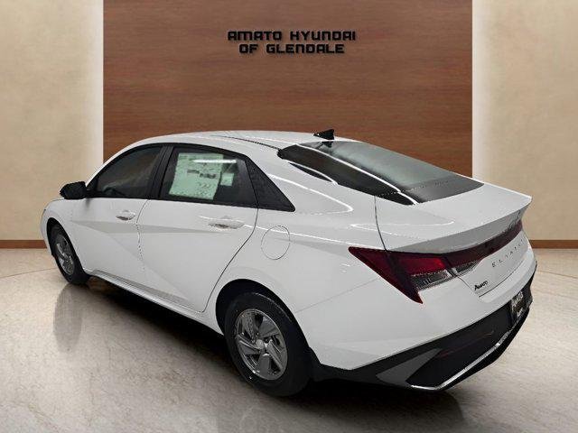 New 2026 White Hyundai SE image 4